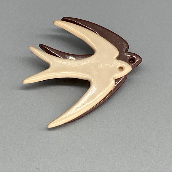 Vintage Celluloid Love Birds Swallows Brooch Pin - Picture 2 of 14